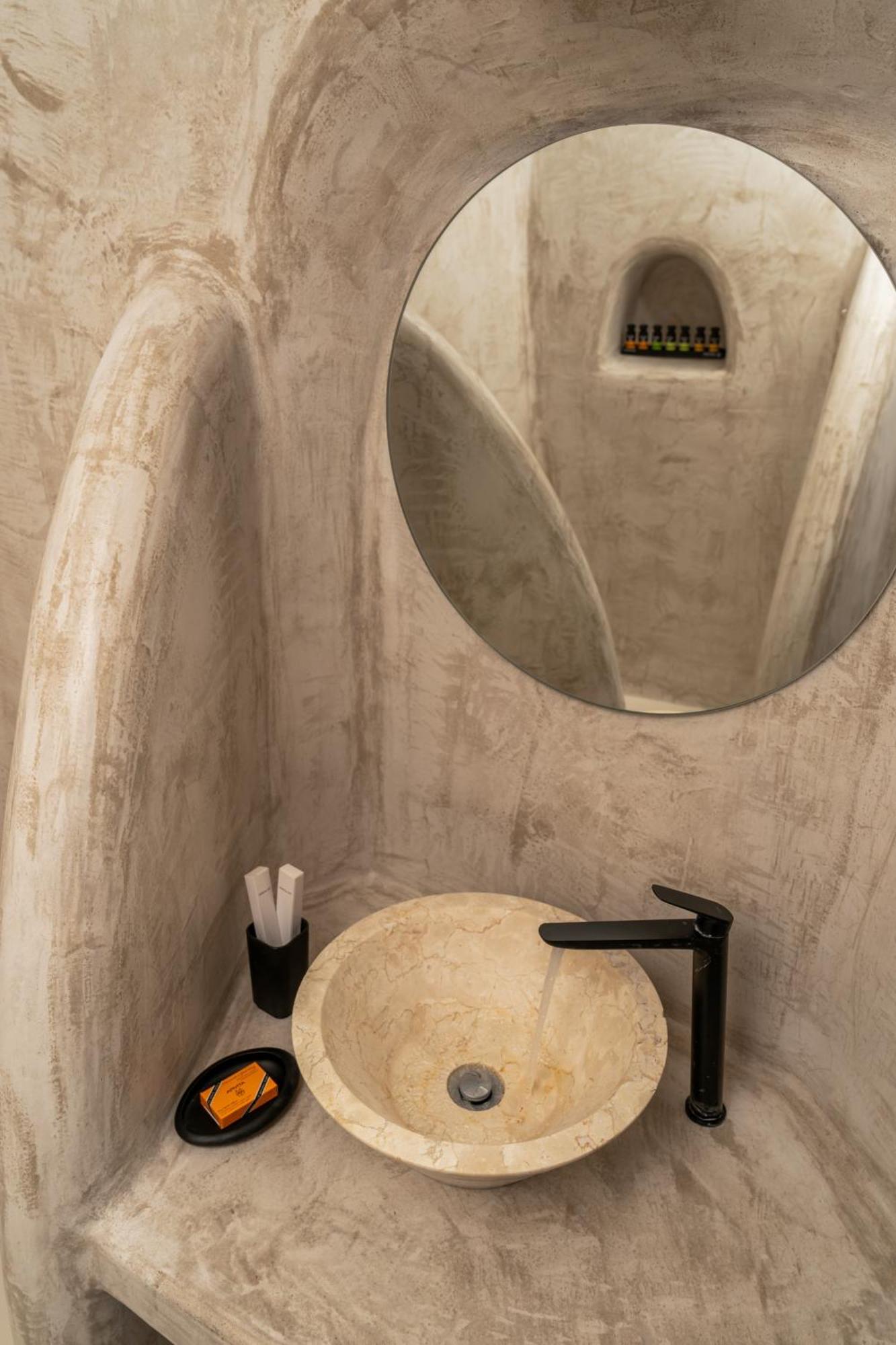 Enalion Suites Οία Εξωτερικό φωτογραφία