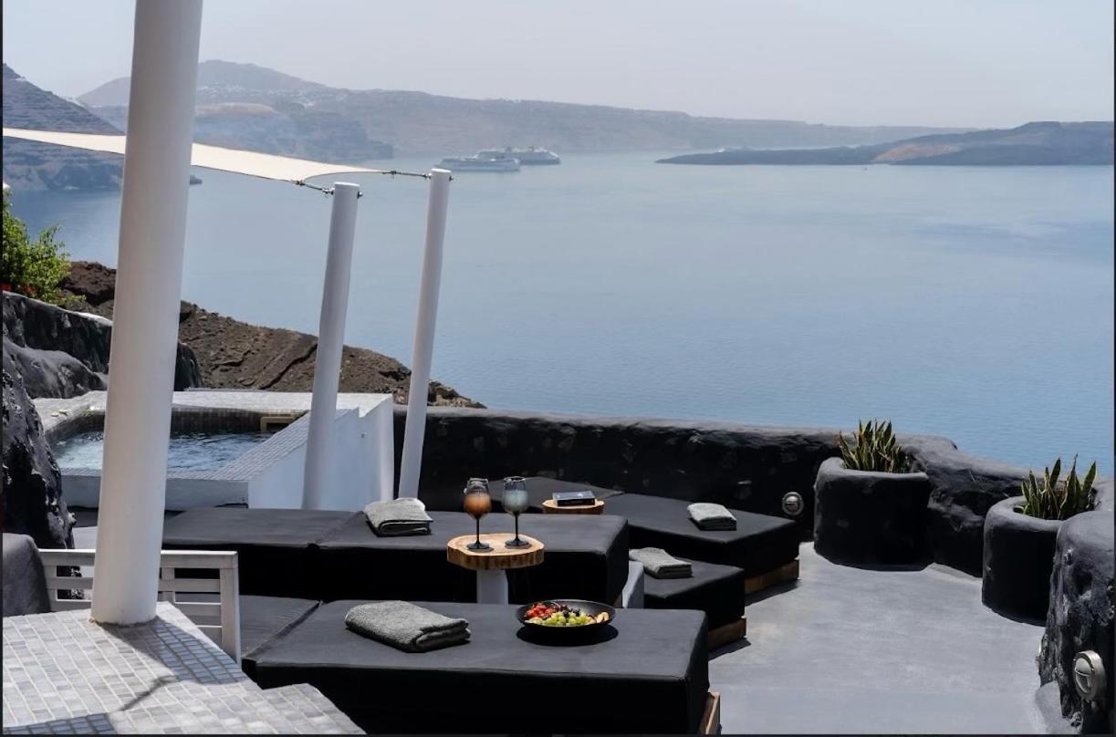 Enalion Suites Οία Εξωτερικό φωτογραφία