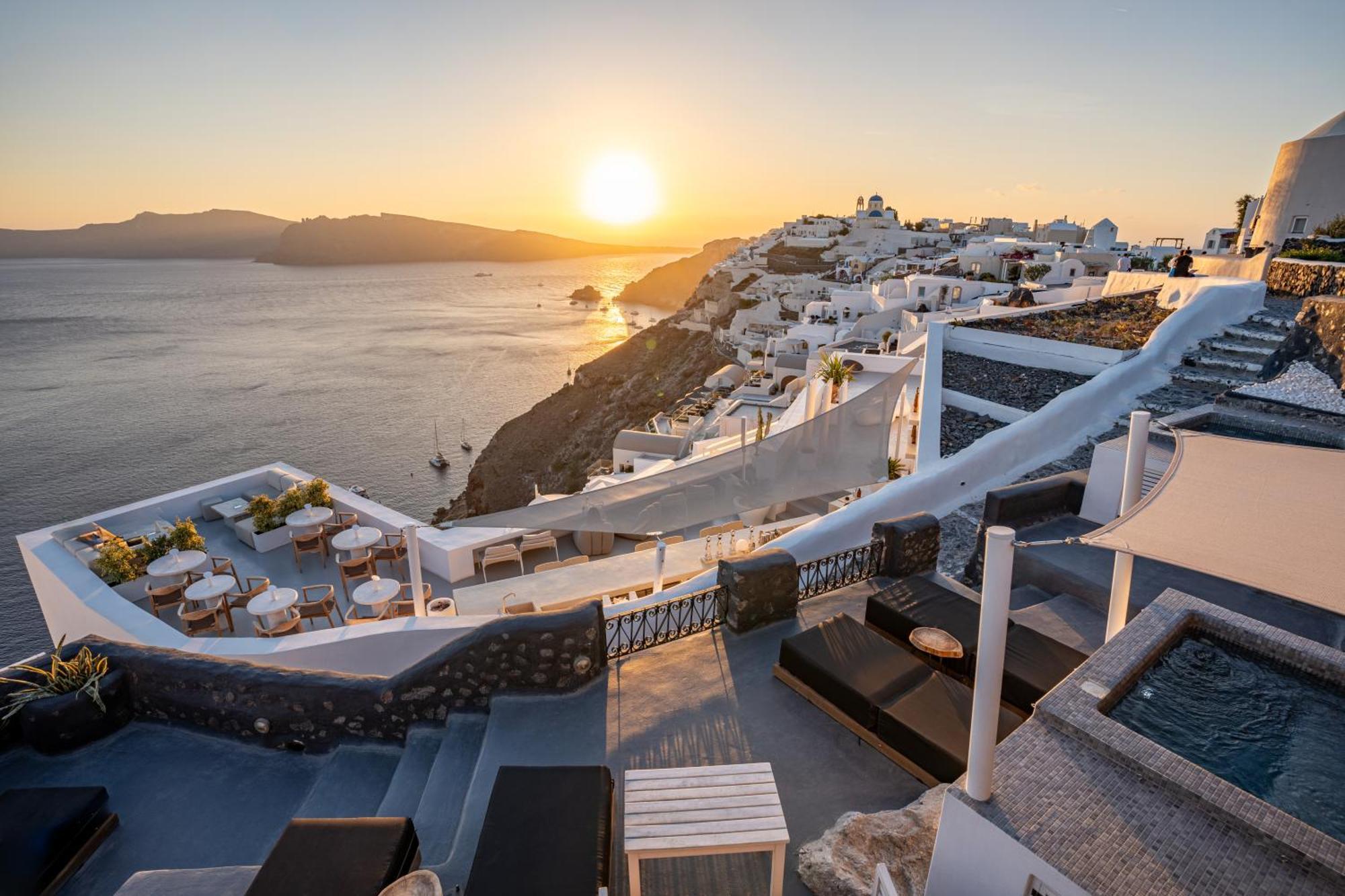 Enalion Suites Οία Εξωτερικό φωτογραφία