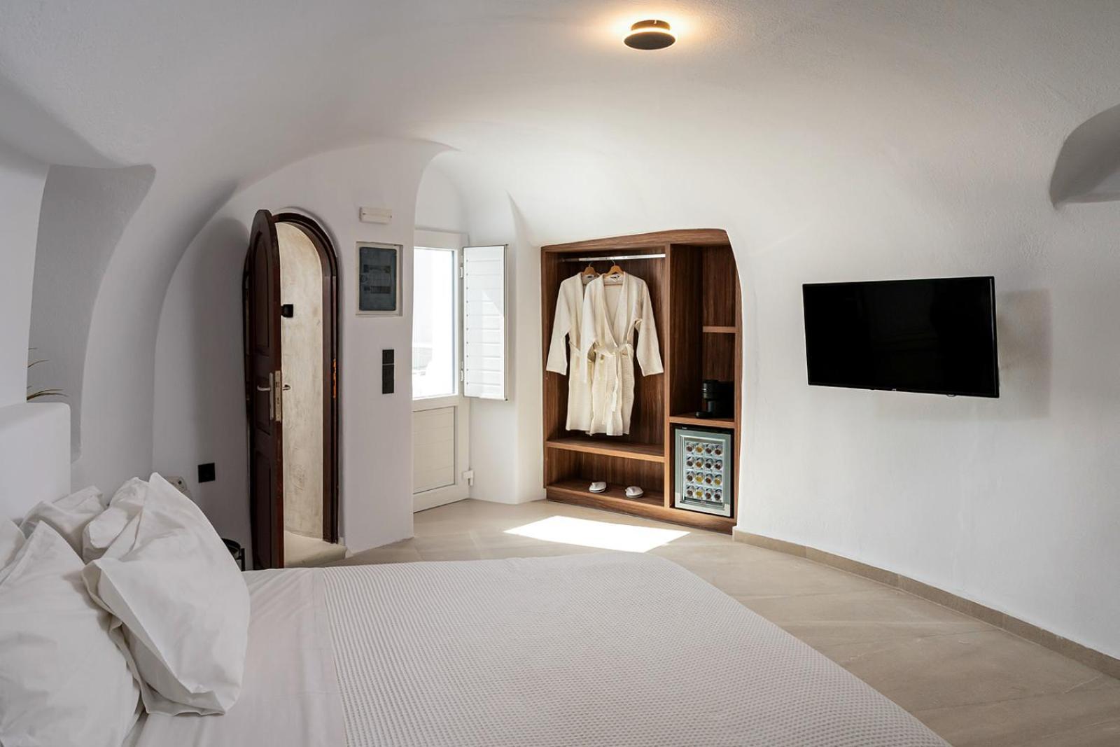Enalion Suites Οία Εξωτερικό φωτογραφία