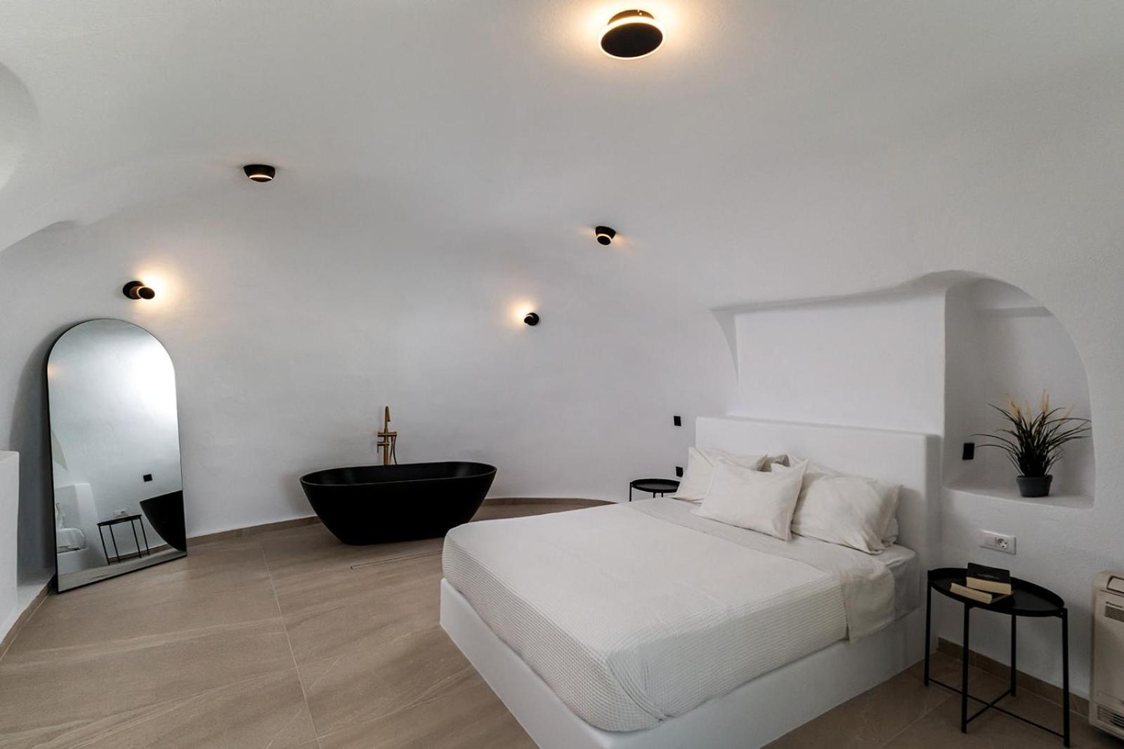 Enalion Suites Οία Εξωτερικό φωτογραφία